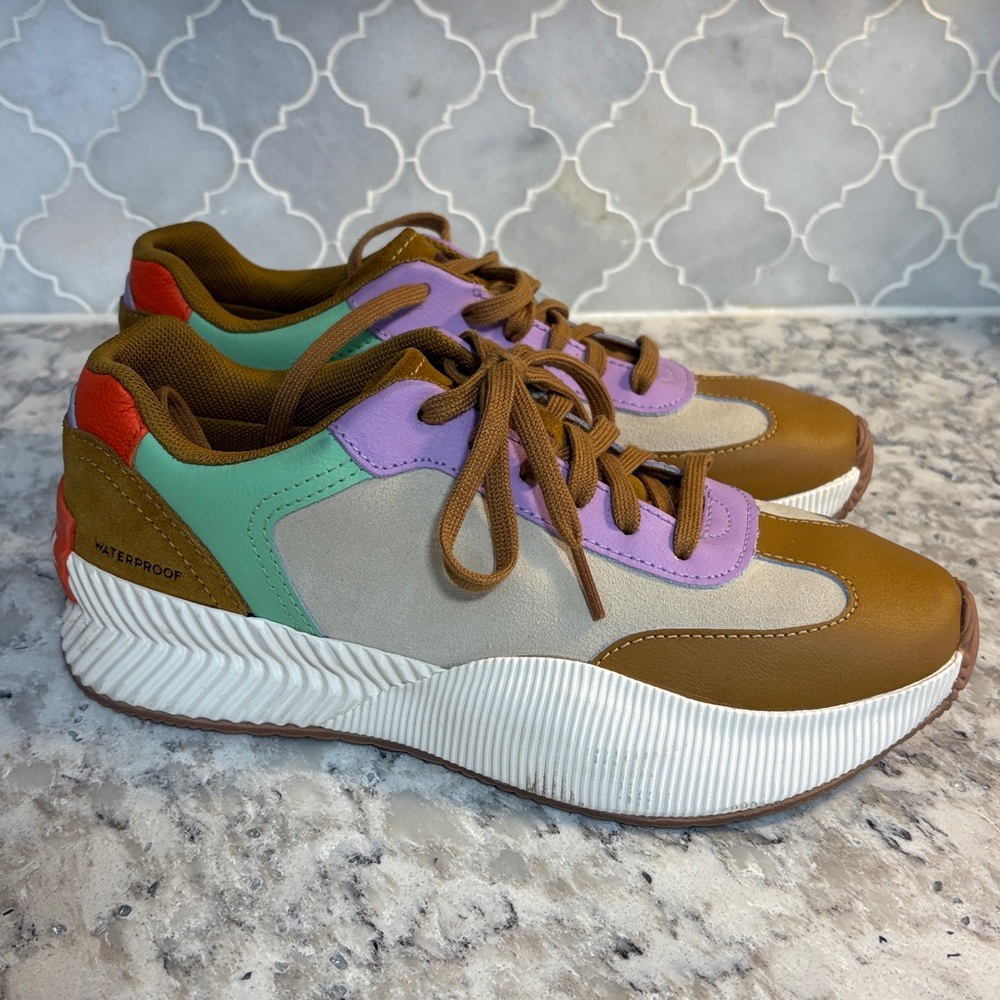 Sorel Women's Water Proof Sneakers Ona Women’s size 7.5